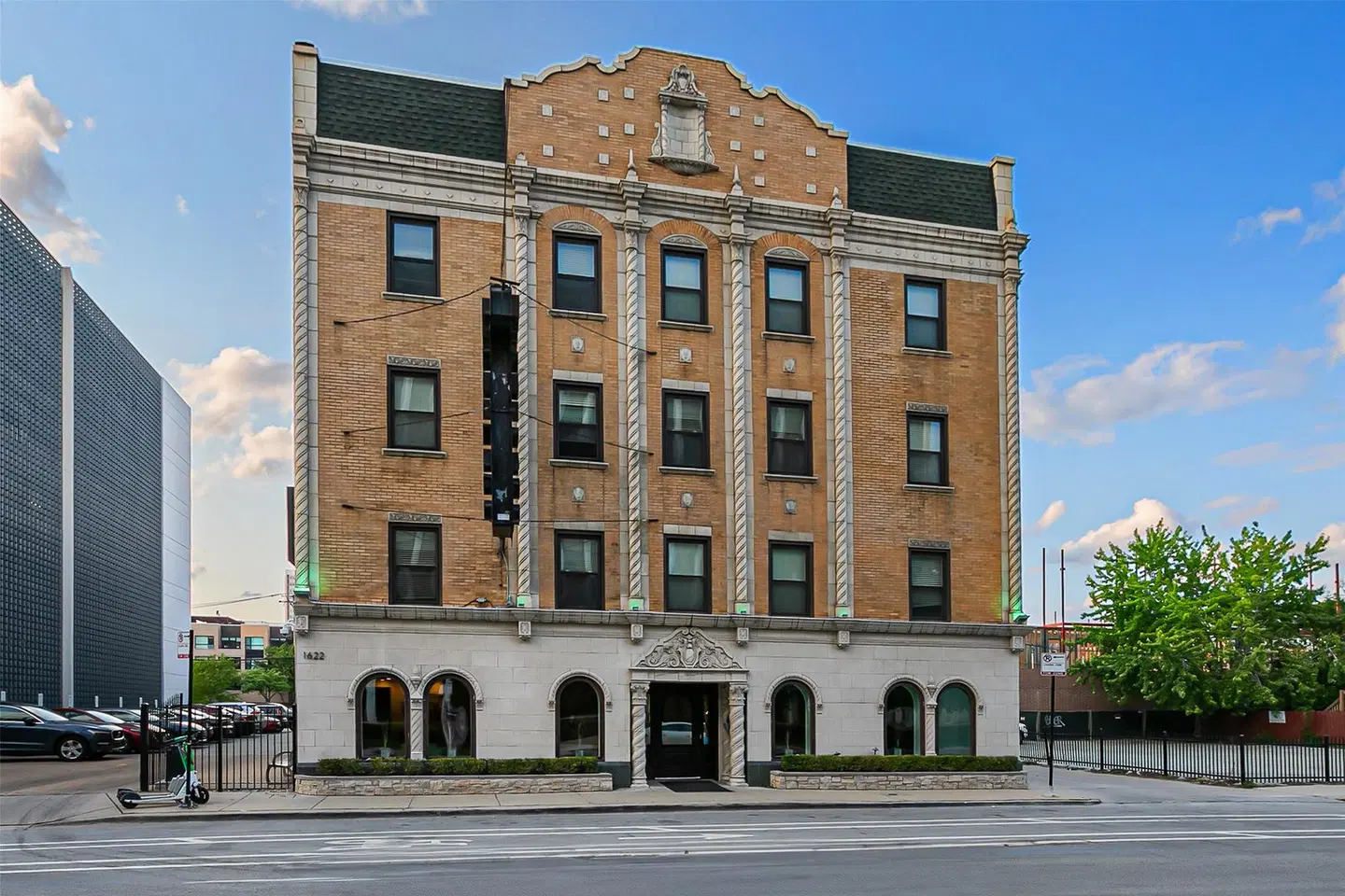 Hotel Chicago West Loop EXTERIOR