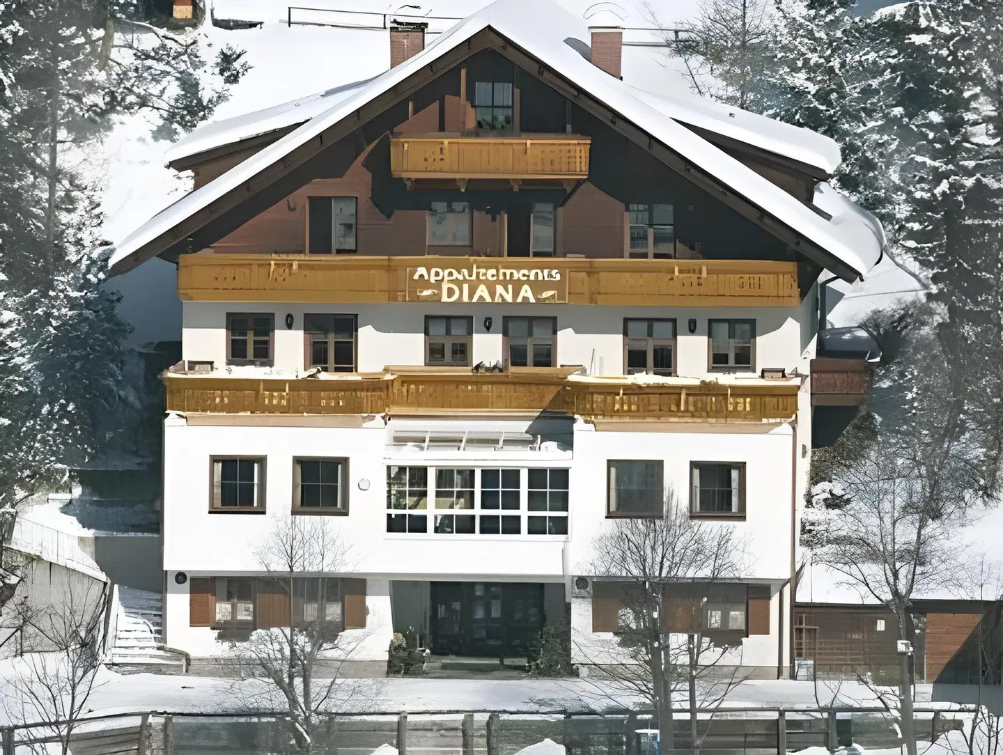 Diana EXTERIOR