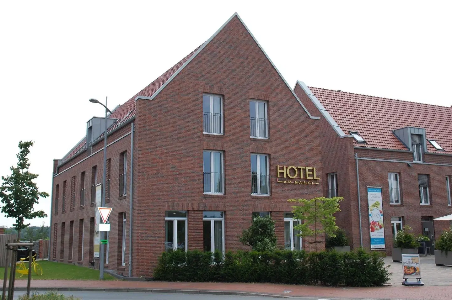 Hotel Am Markt EXTERIOR