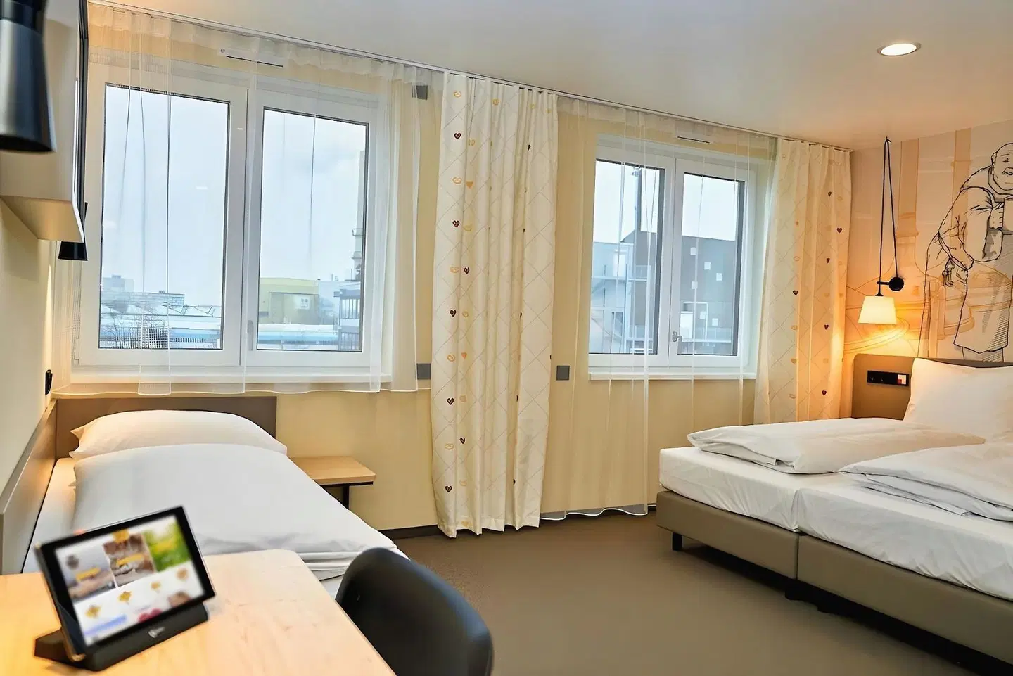 McDreams Hotel München-Airport ROOM_EXAMPLE