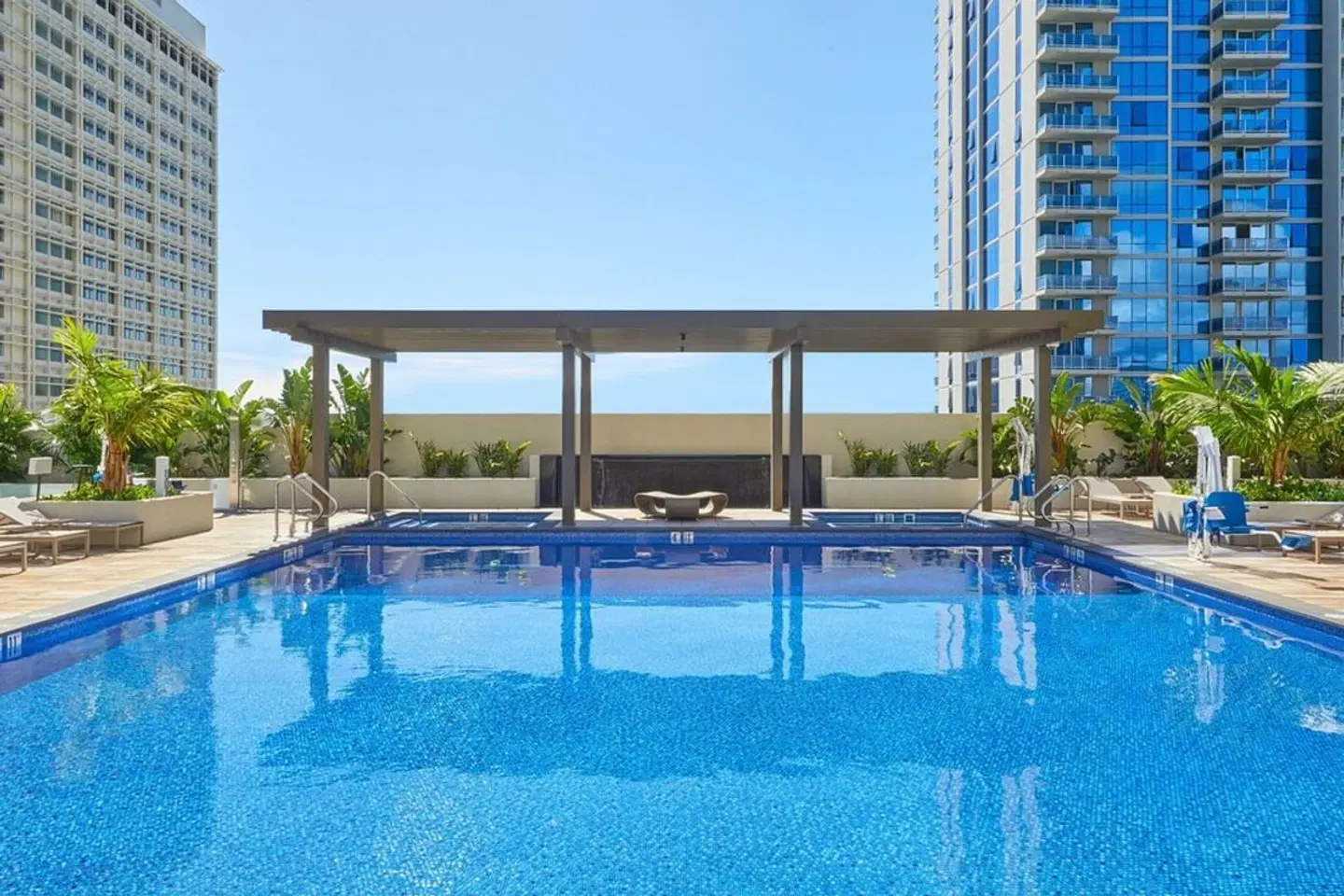 Renaissance Residences Oahu Honolulu OUTDOOR_POOL