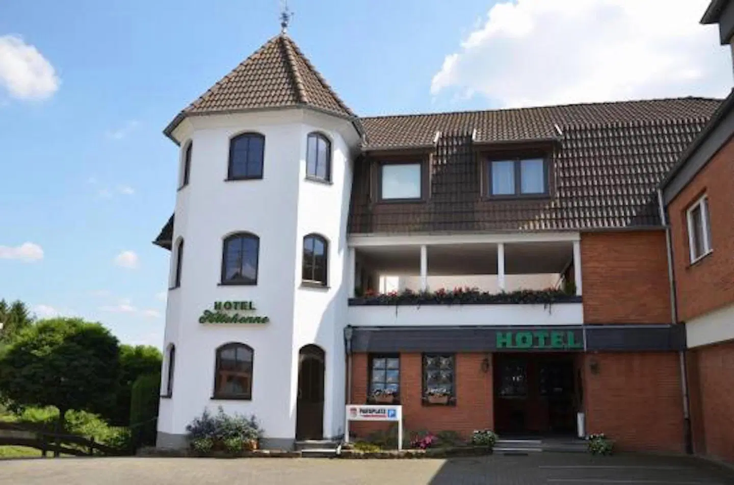 Fettehenne EXTERIOR