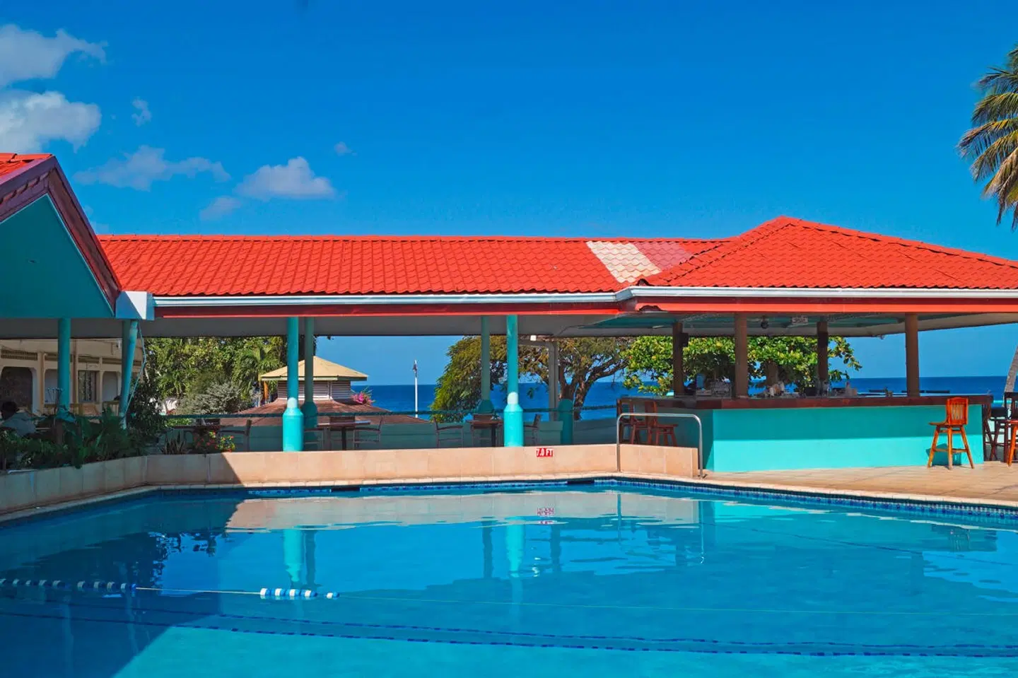 Crown Point Beach Hotel OUTDOOR_POOL