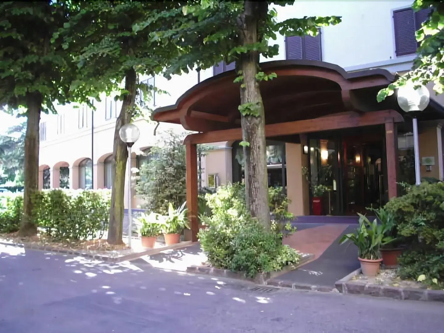 Le Ville EXTERIOR