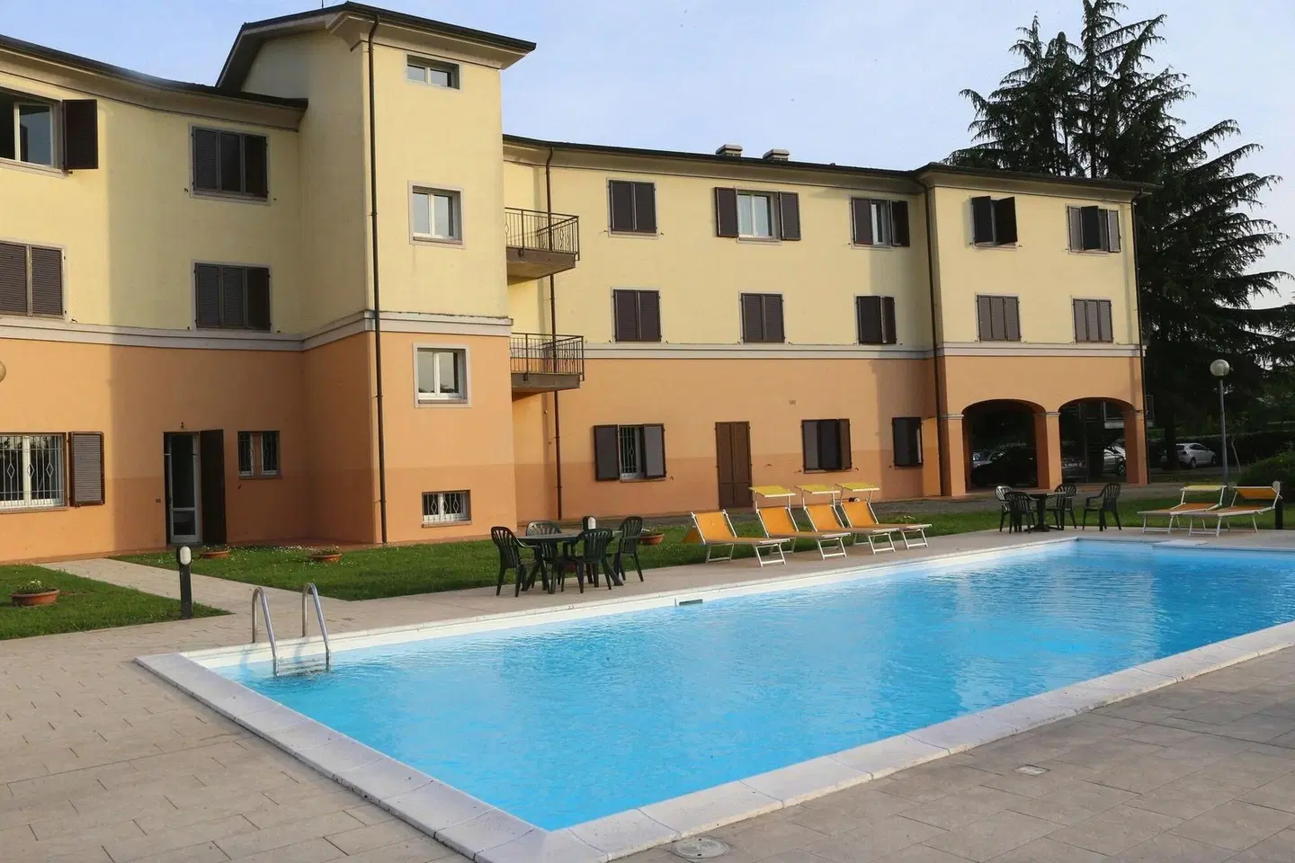 Le Ville OUTDOOR_POOL