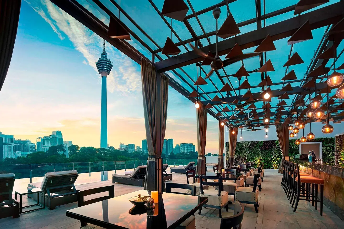 Stripes Kuala Lumpur, Autograph Collection Terrasse