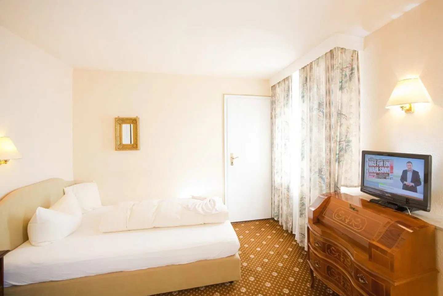 Krone ROOM_EXAMPLE