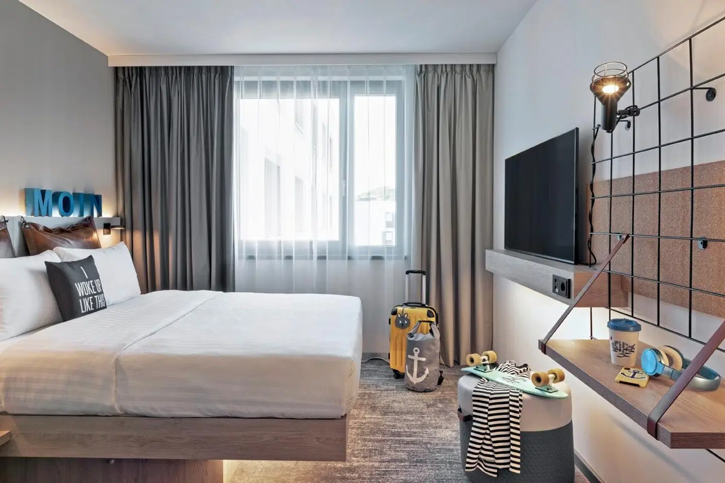 Moxy Hamburg City ROOM_EXAMPLE