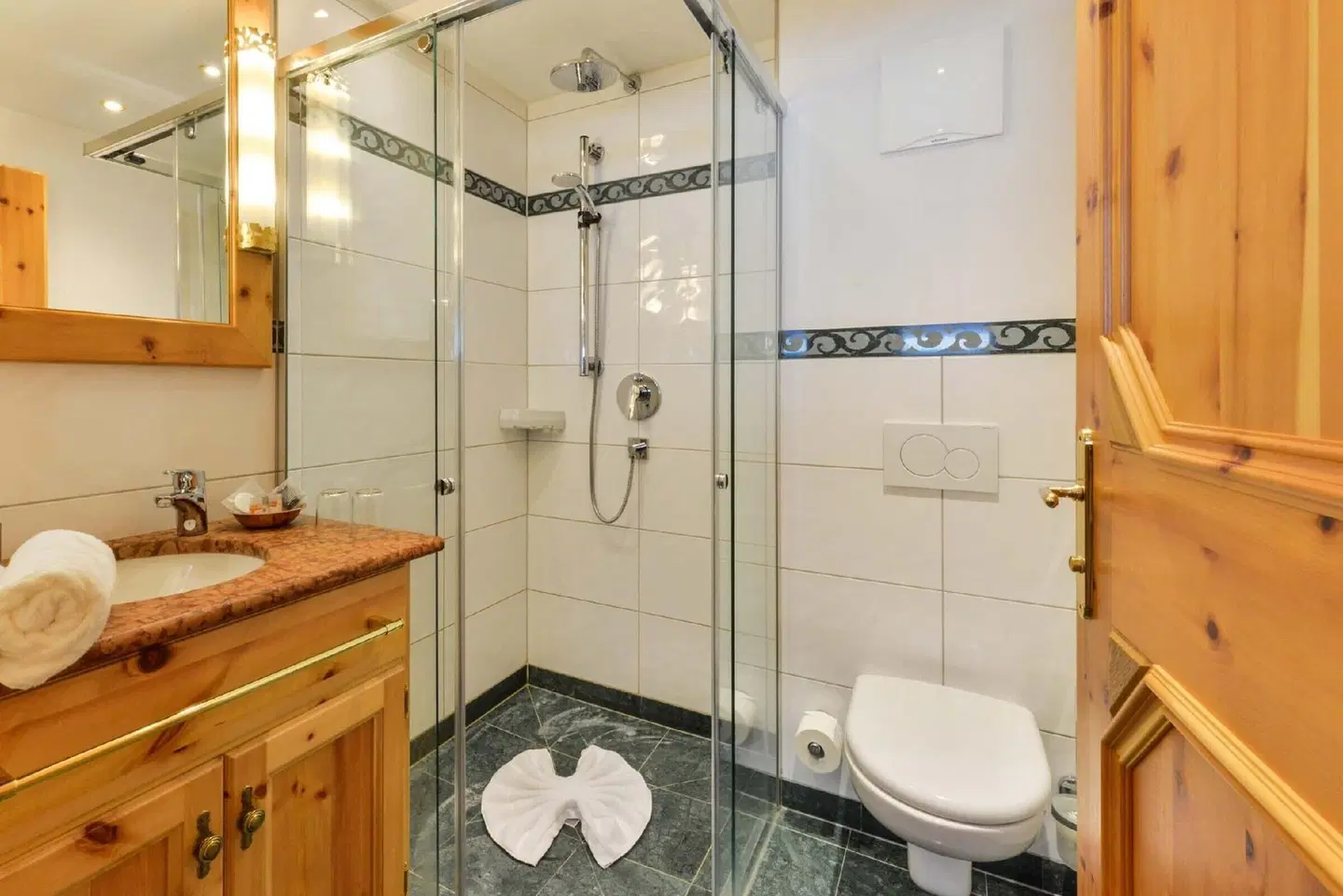 Landgasthof zum Erdinger Weissbräu Badezimmer