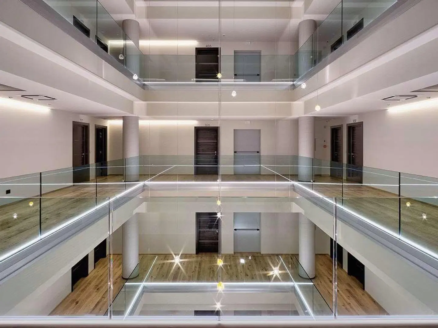 Hotel The Cube Hallenbad