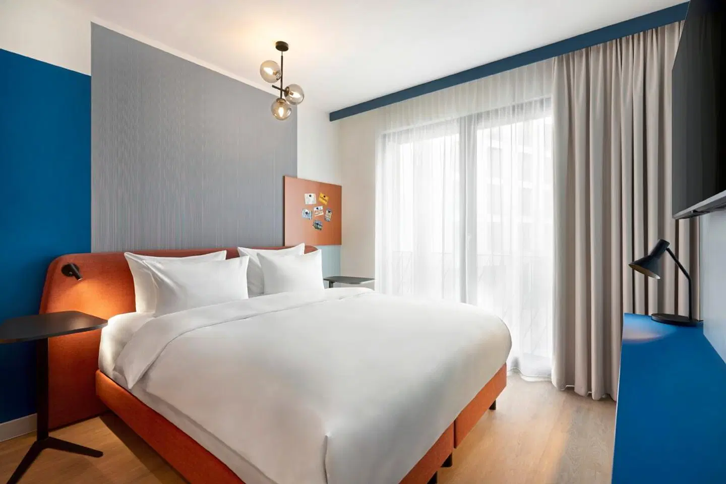 me and all hotel Leipzig ROOM_EXAMPLE