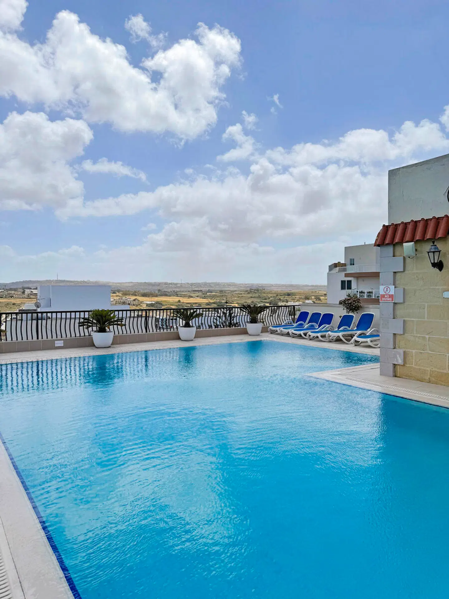 Soreda Hotel OUTDOOR_POOL