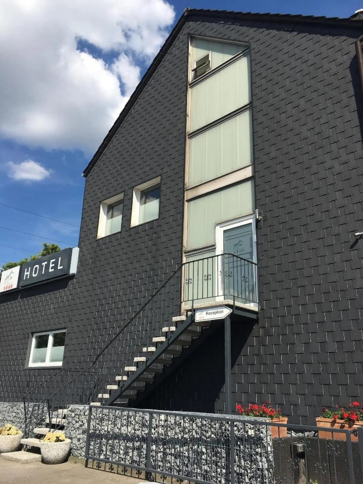 Minsu Hotel EXTERIOR