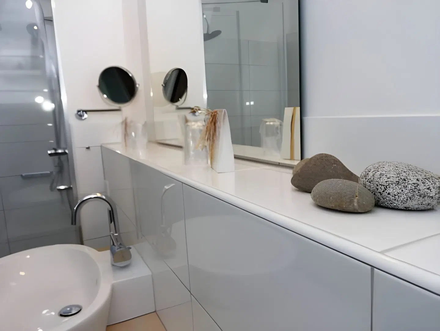 Flussbett Badezimmer