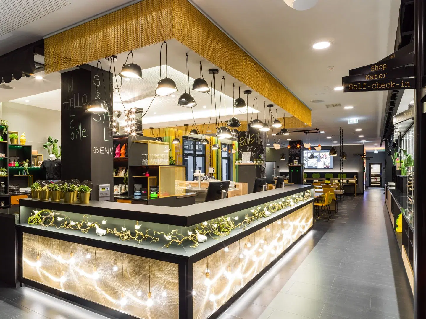 Holiday Inn - the niu, Cobbles Essen by IHG LOUNGE_LOBBY