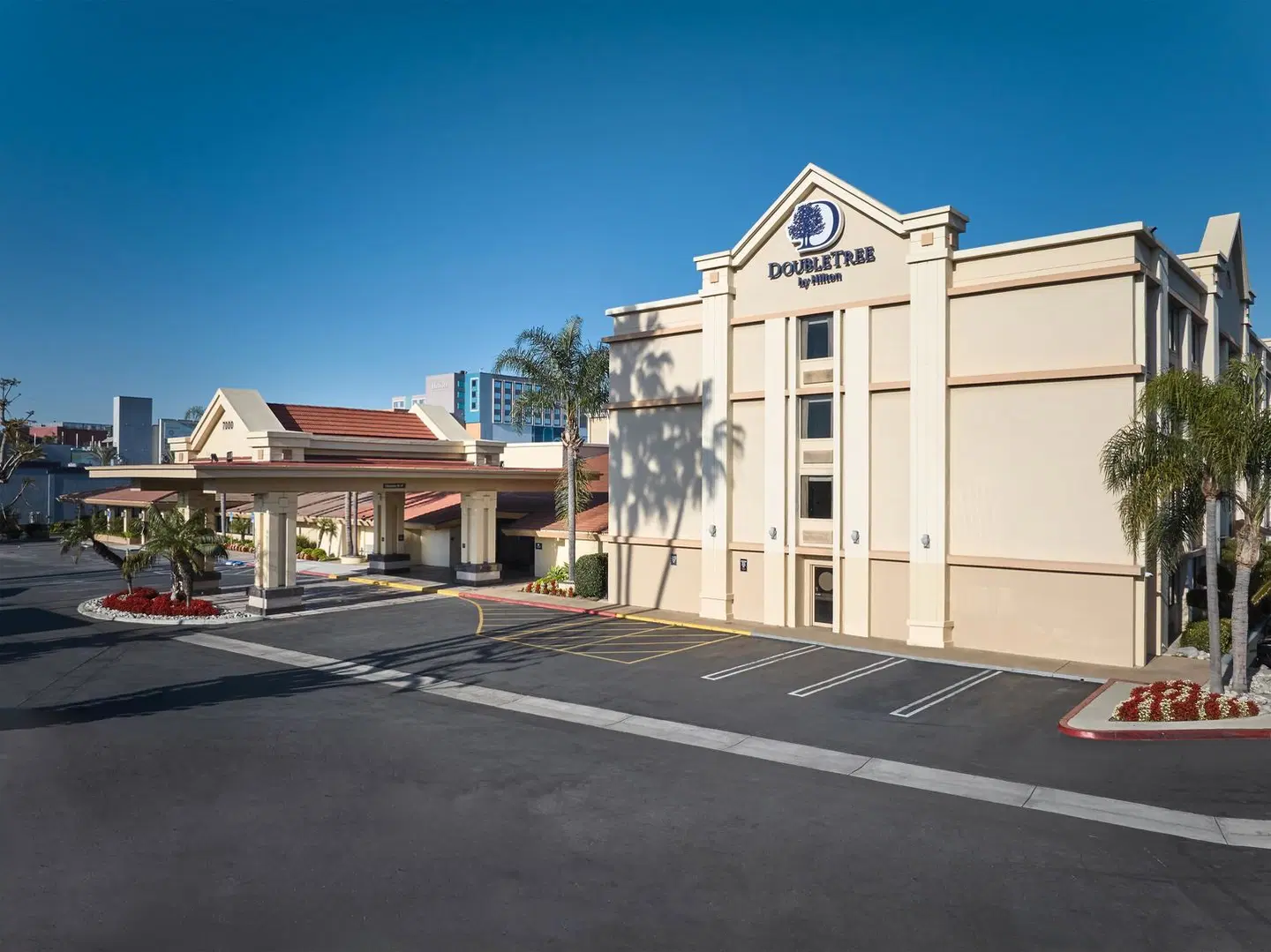 DoubleTree by Hilton Buena Park EXTERIOR