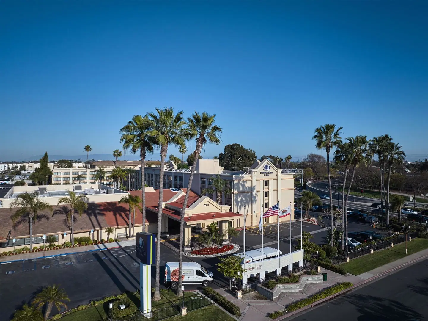 DoubleTree by Hilton Buena Park EXTERIOR