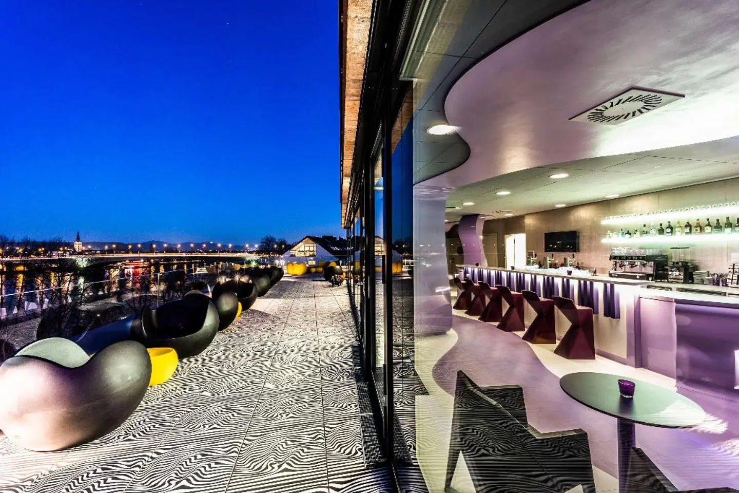 Prize by Radisson, Bonn City Bar