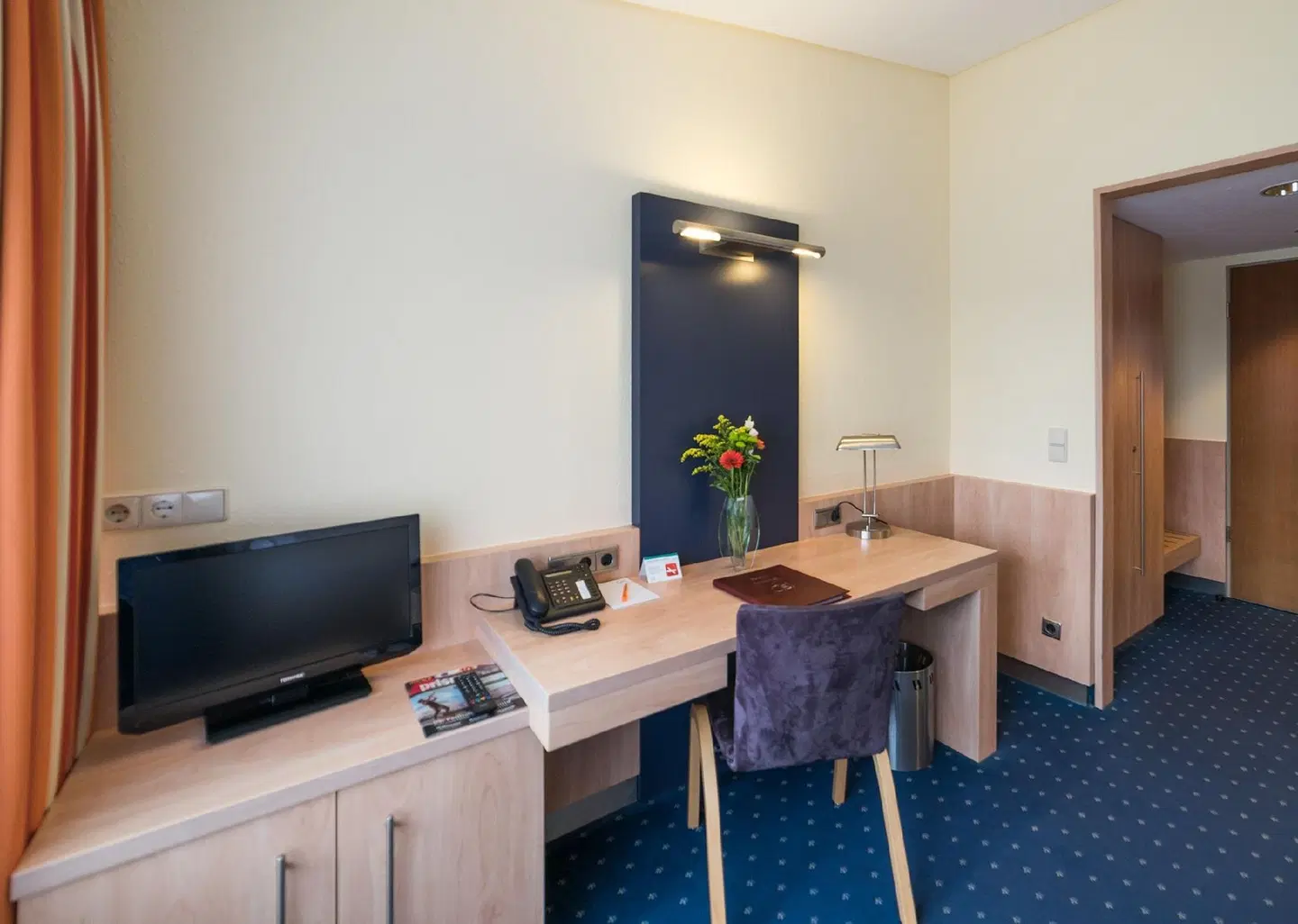 Hotel Gustav-Stresemann-Institut ROOM_EXAMPLE