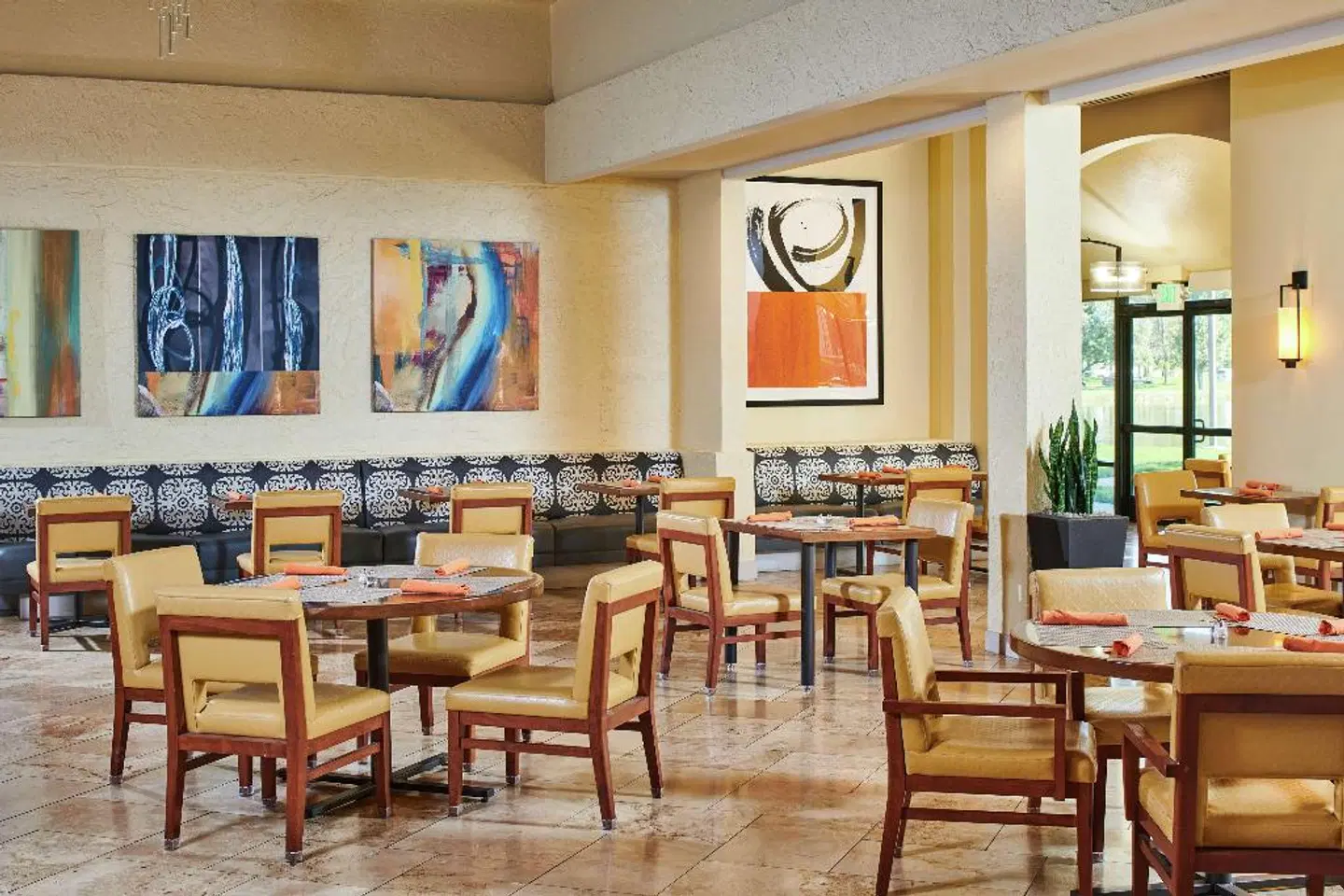 DoubleTree by Hilton Salt Lake City Airport Bar