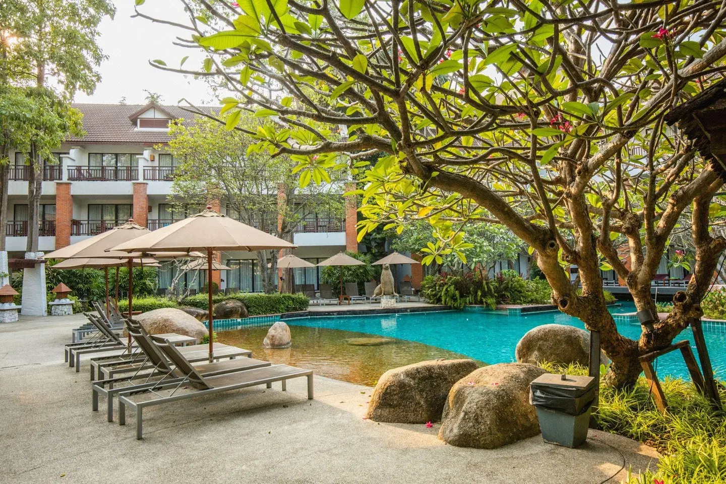 Woodlands Resort OUTDOOR_POOL