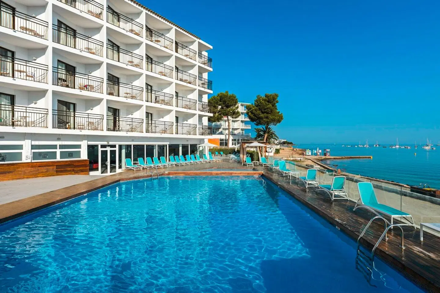 Vibra San Remo OUTDOOR_POOL