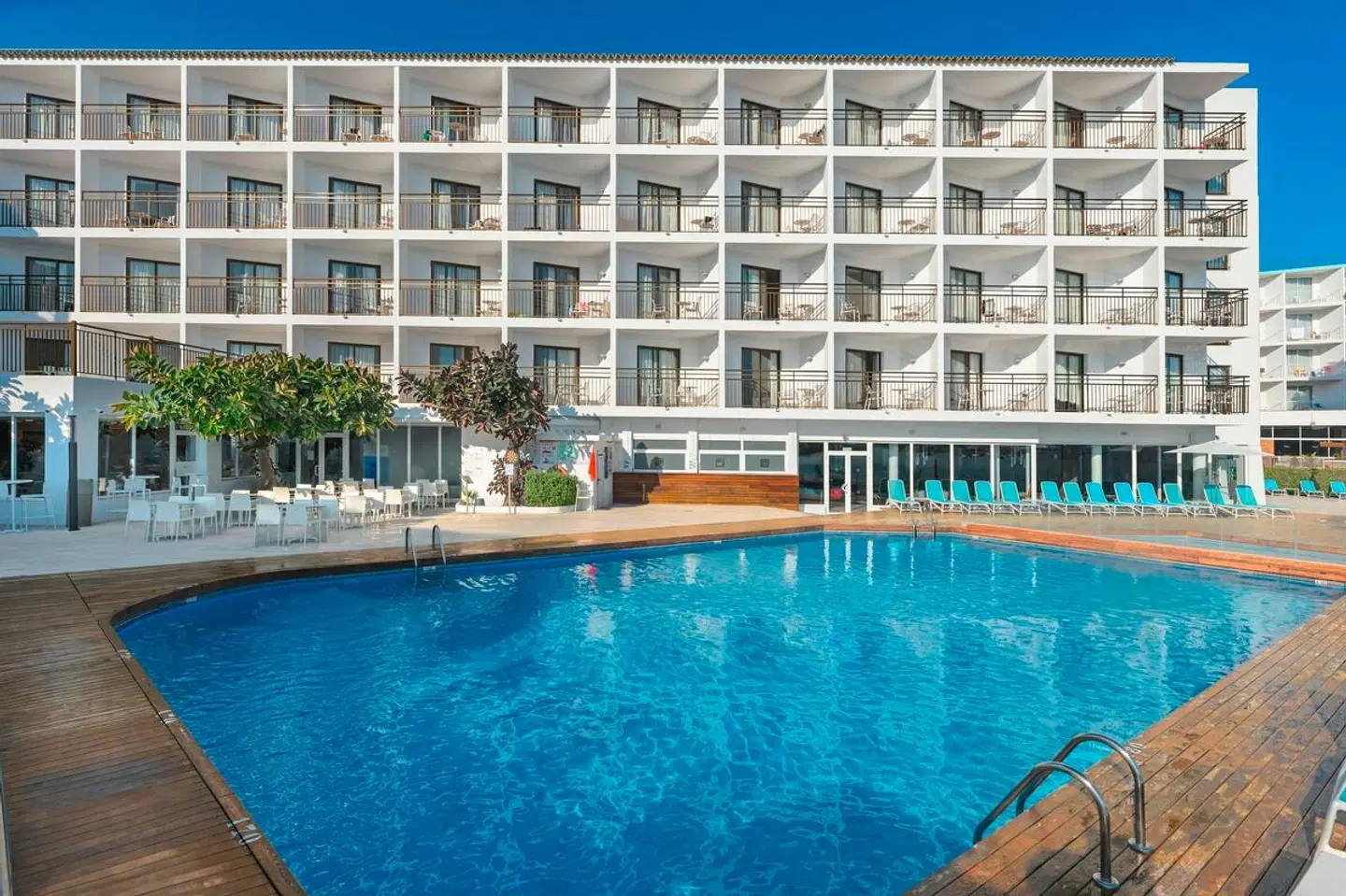 Vibra San Remo OUTDOOR_POOL