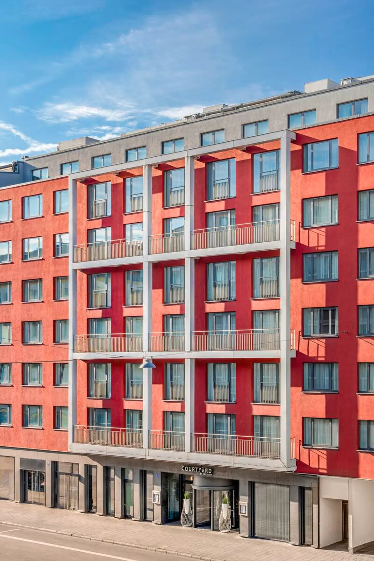 Courtyard by Marriott Munich City Center EXTERIOR
