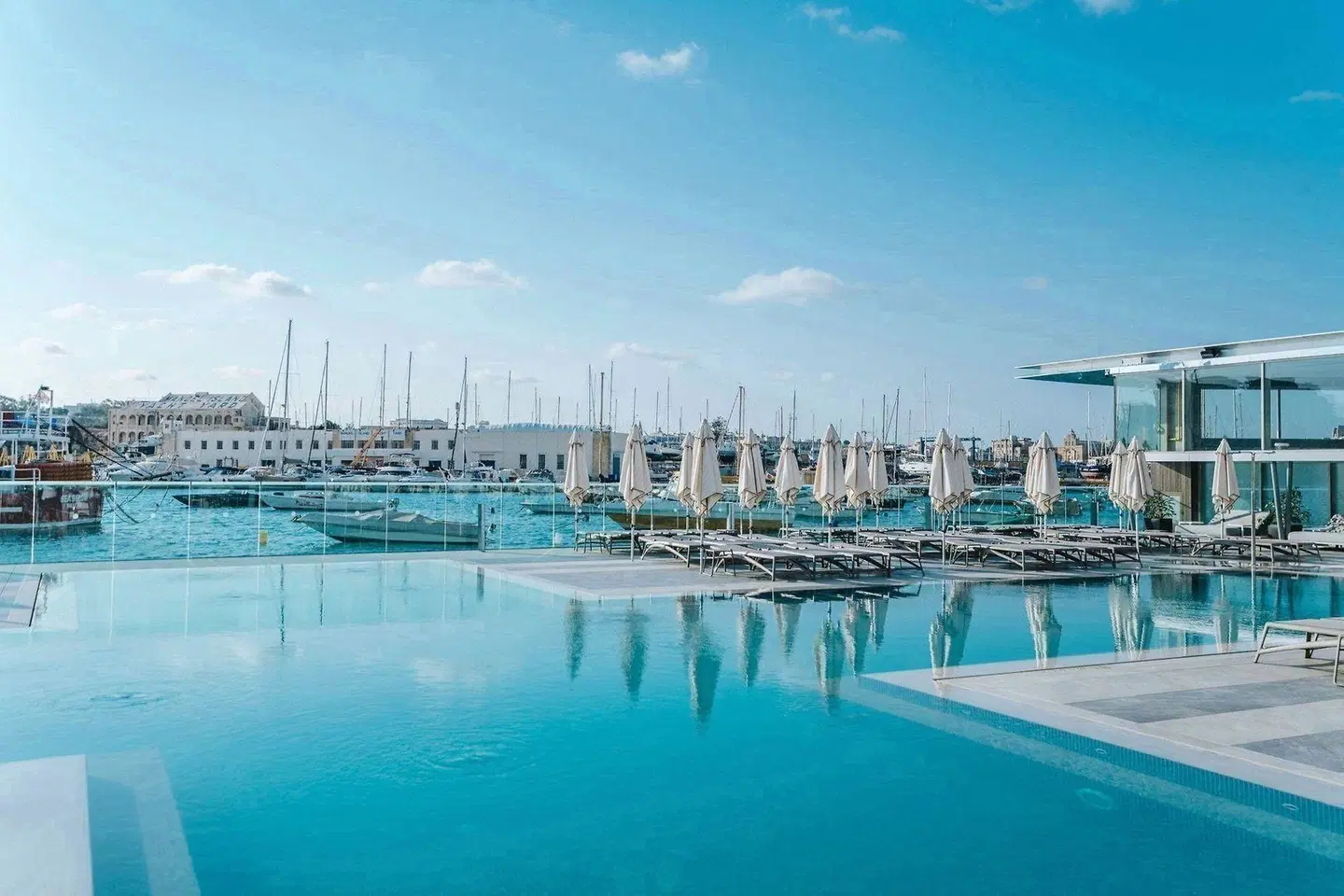 Azur Hotel OUTDOOR_POOL