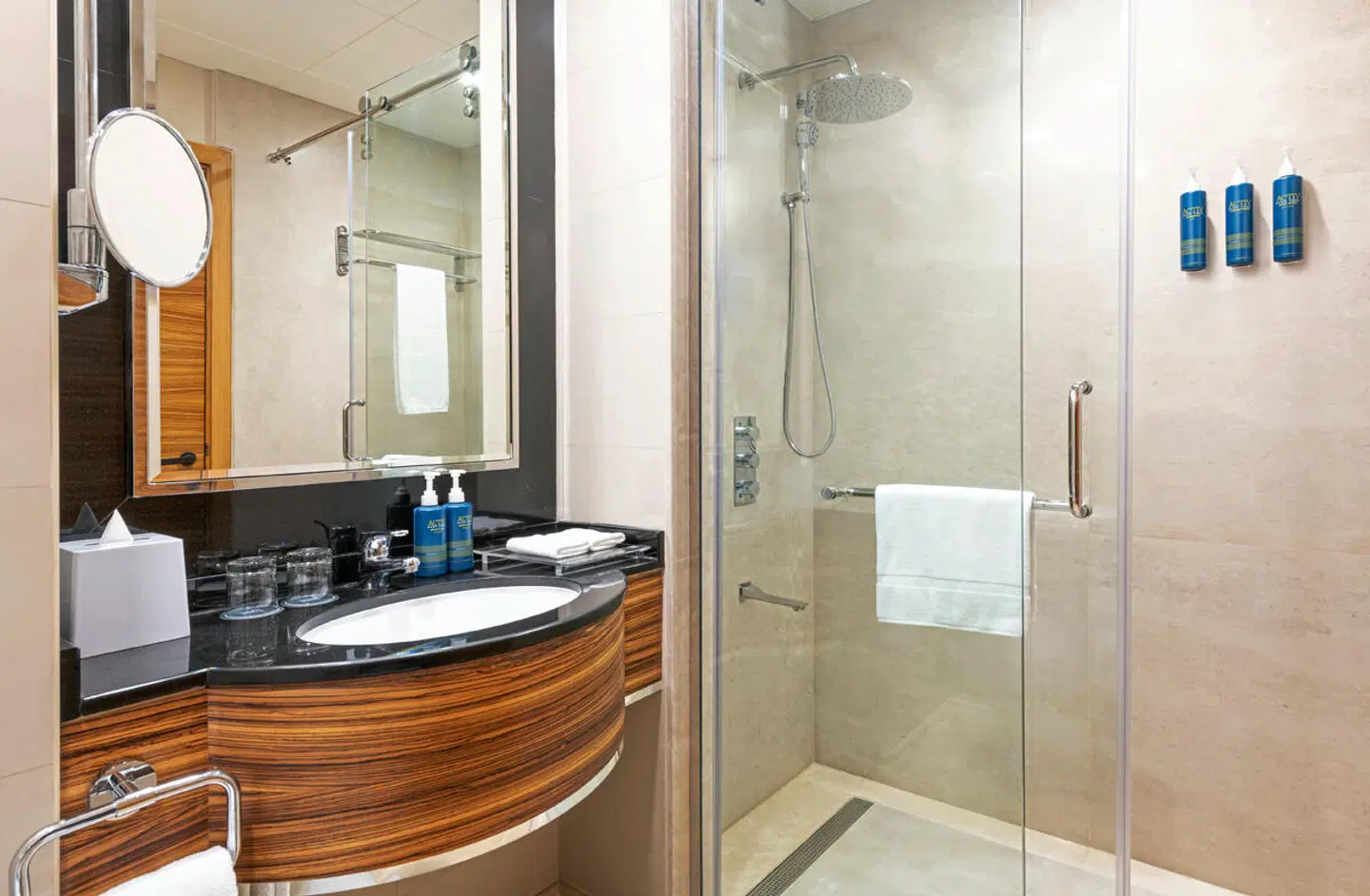 Four Points by Sheraton Bur Dubai Badezimmer