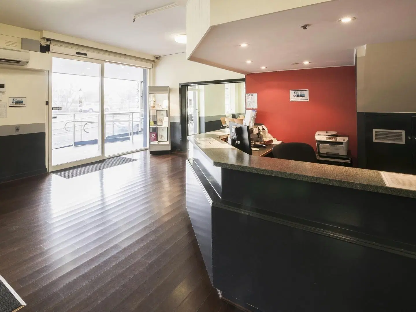 Miami Hotel Melbourne Bar