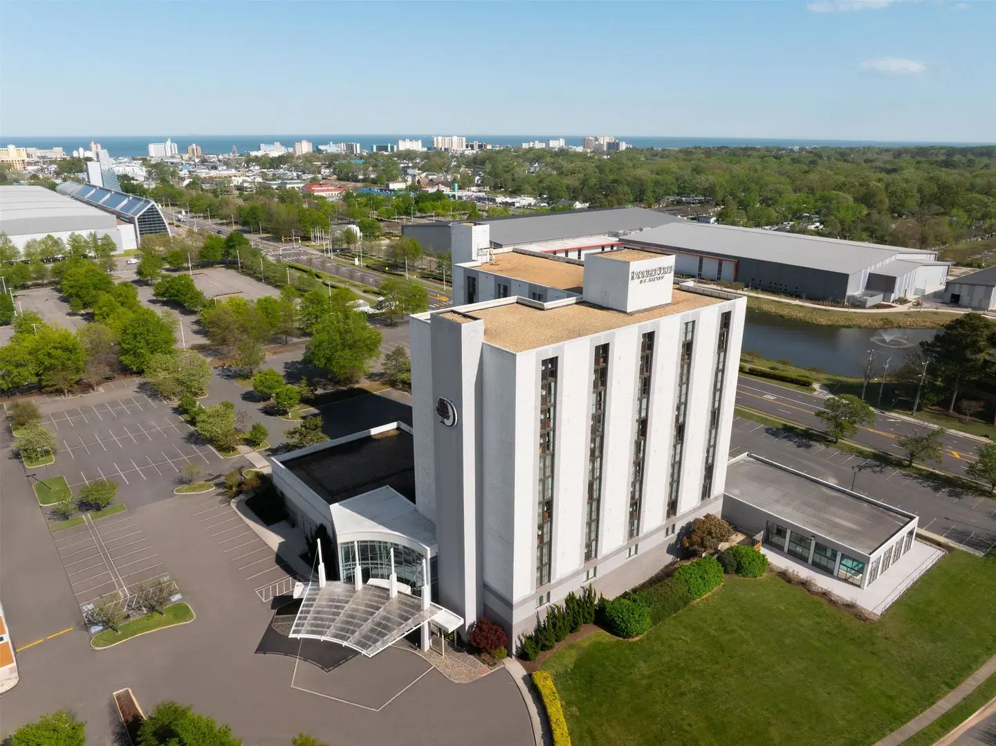 DoubleTree by Hilton Virginia Beach EXTERIOR