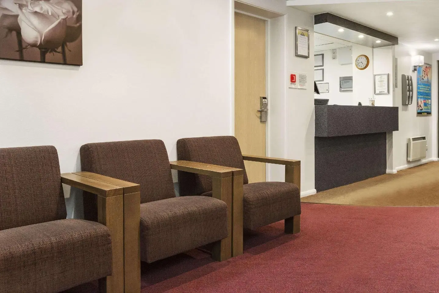Days Inn by Wyndham London Stansted Airport LOUNGE_LOBBY