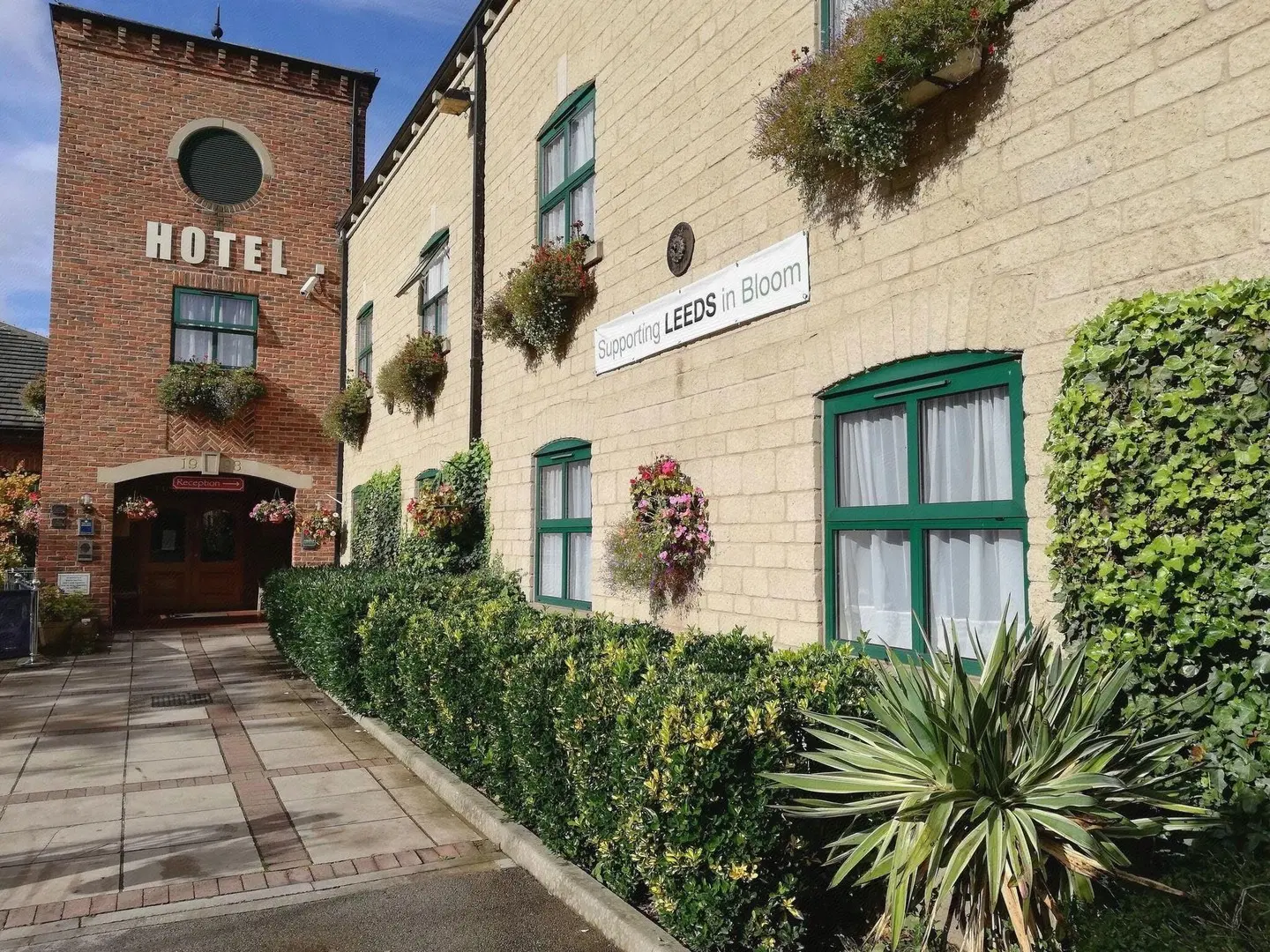Corn Mill Lodge Hotel EXTERIOR