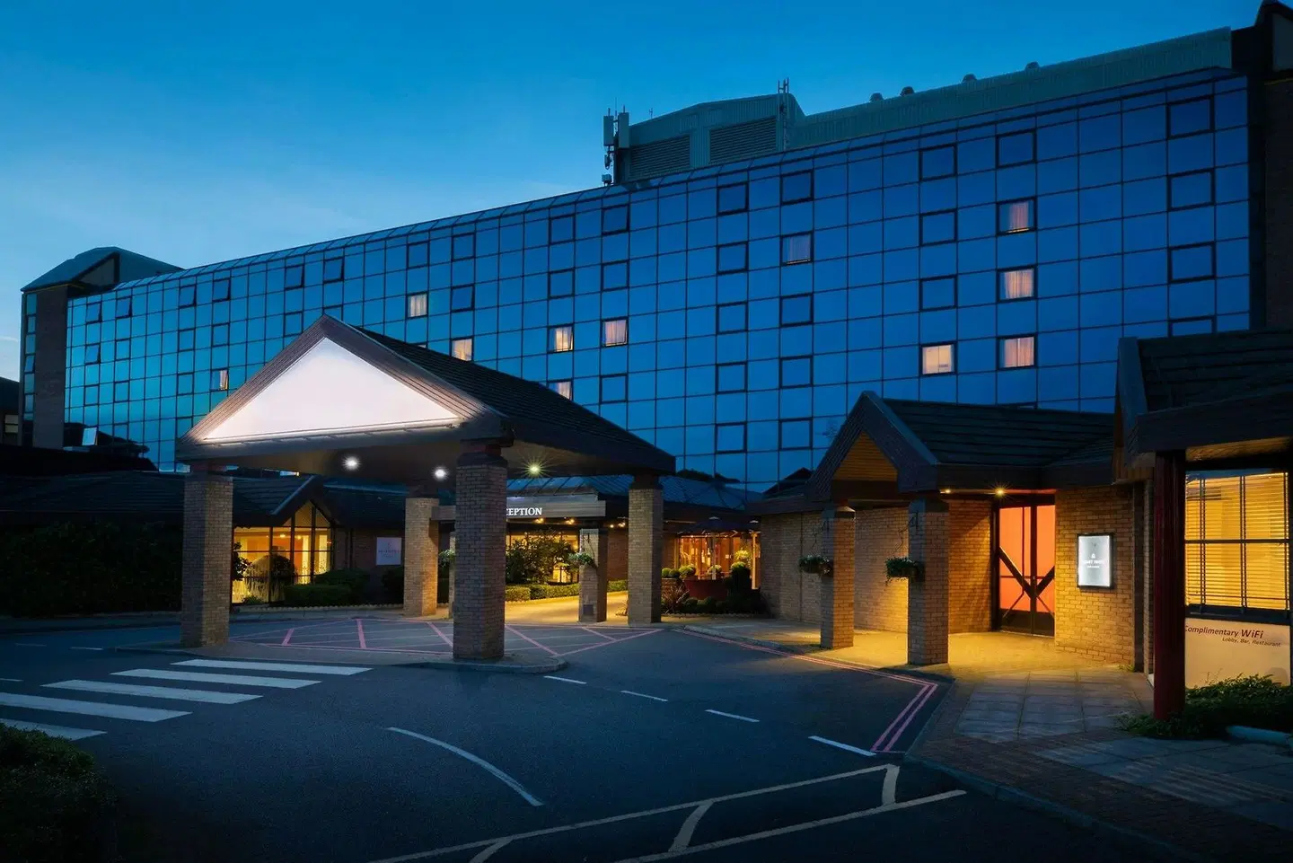 Delta Hotels by Marriott Newcastle Gateshead EXTERIOR