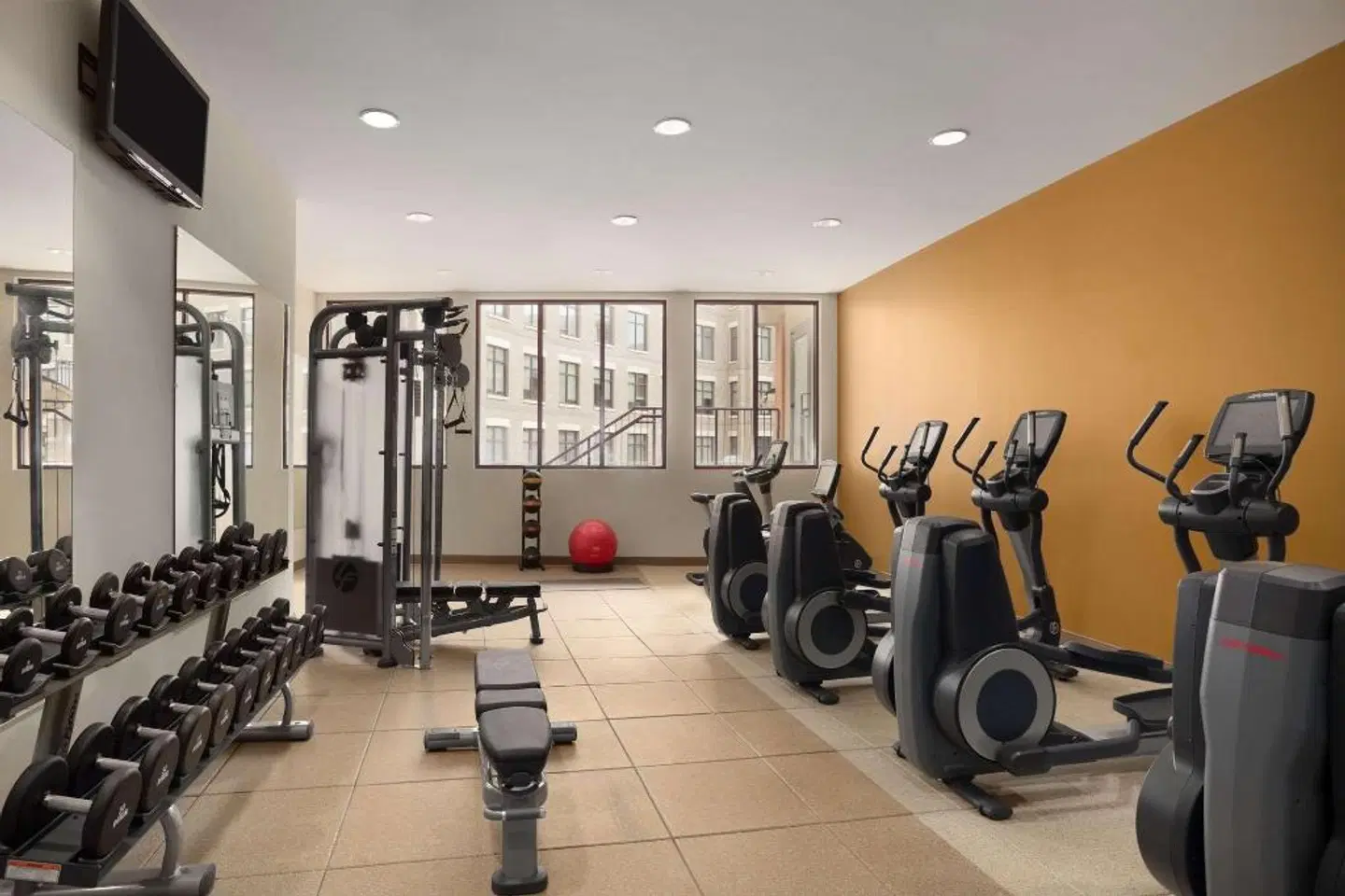 Embassy Suites by Hilton Alexandria Old Town SPORTS_AND_LEISURE