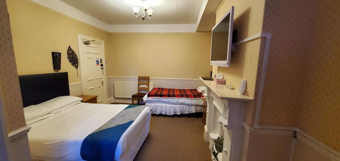 Diamonds Guest House ROOM_EXAMPLE