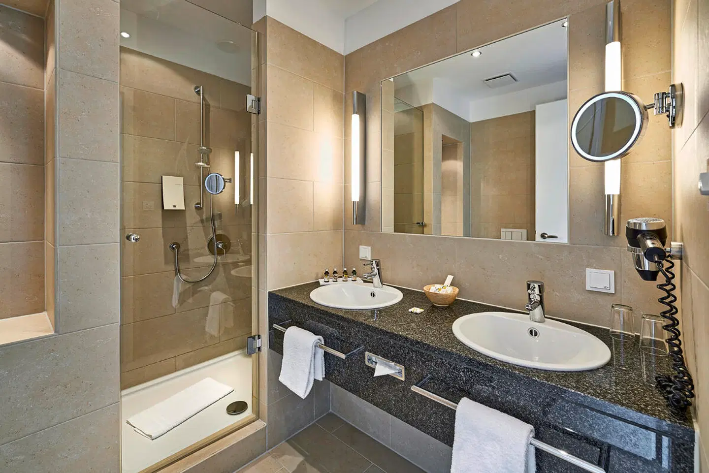 Hotel Elbresidenz an der Therme Bad Schandau Badezimmer