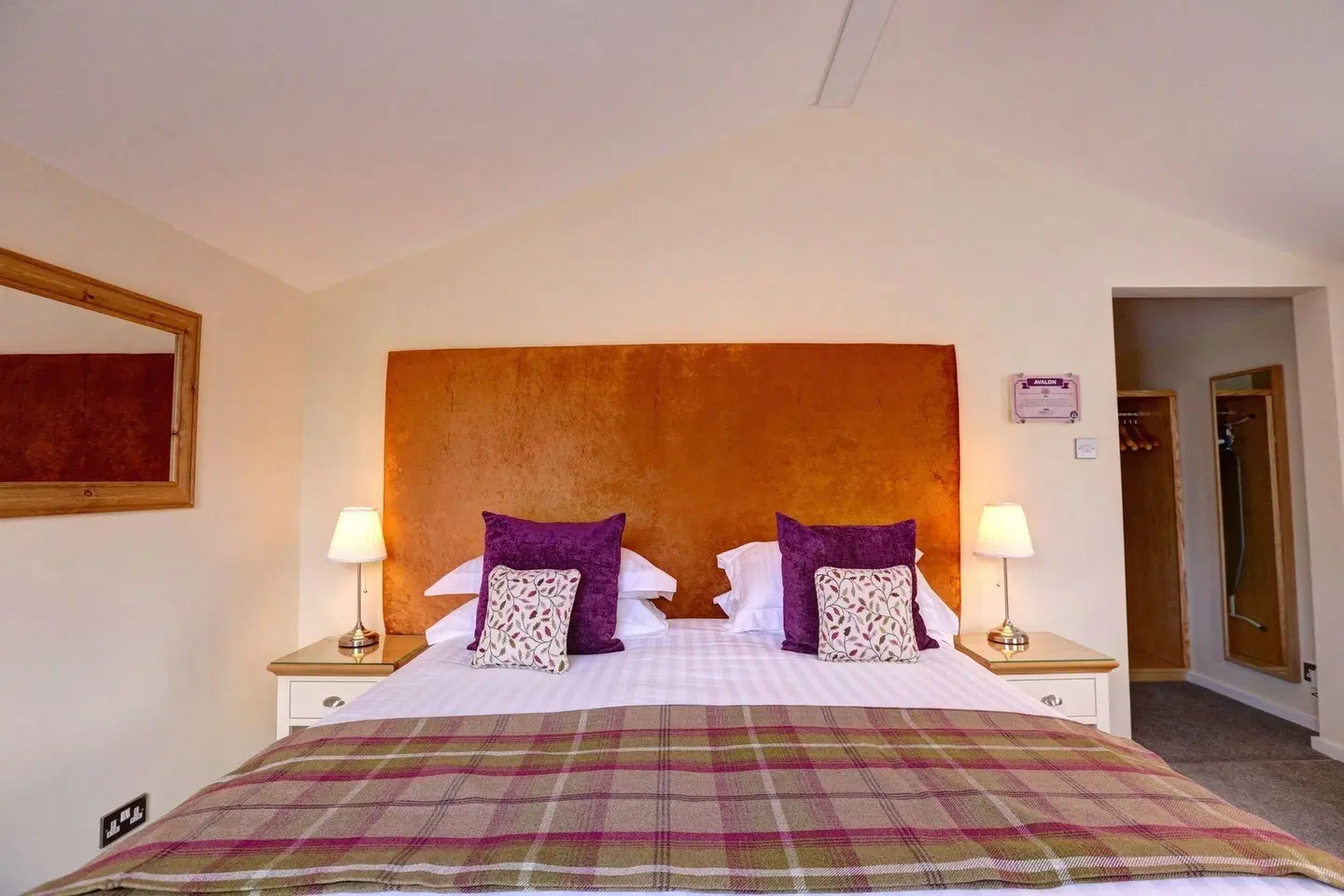 Manor Court Hotel ROOM_EXAMPLE