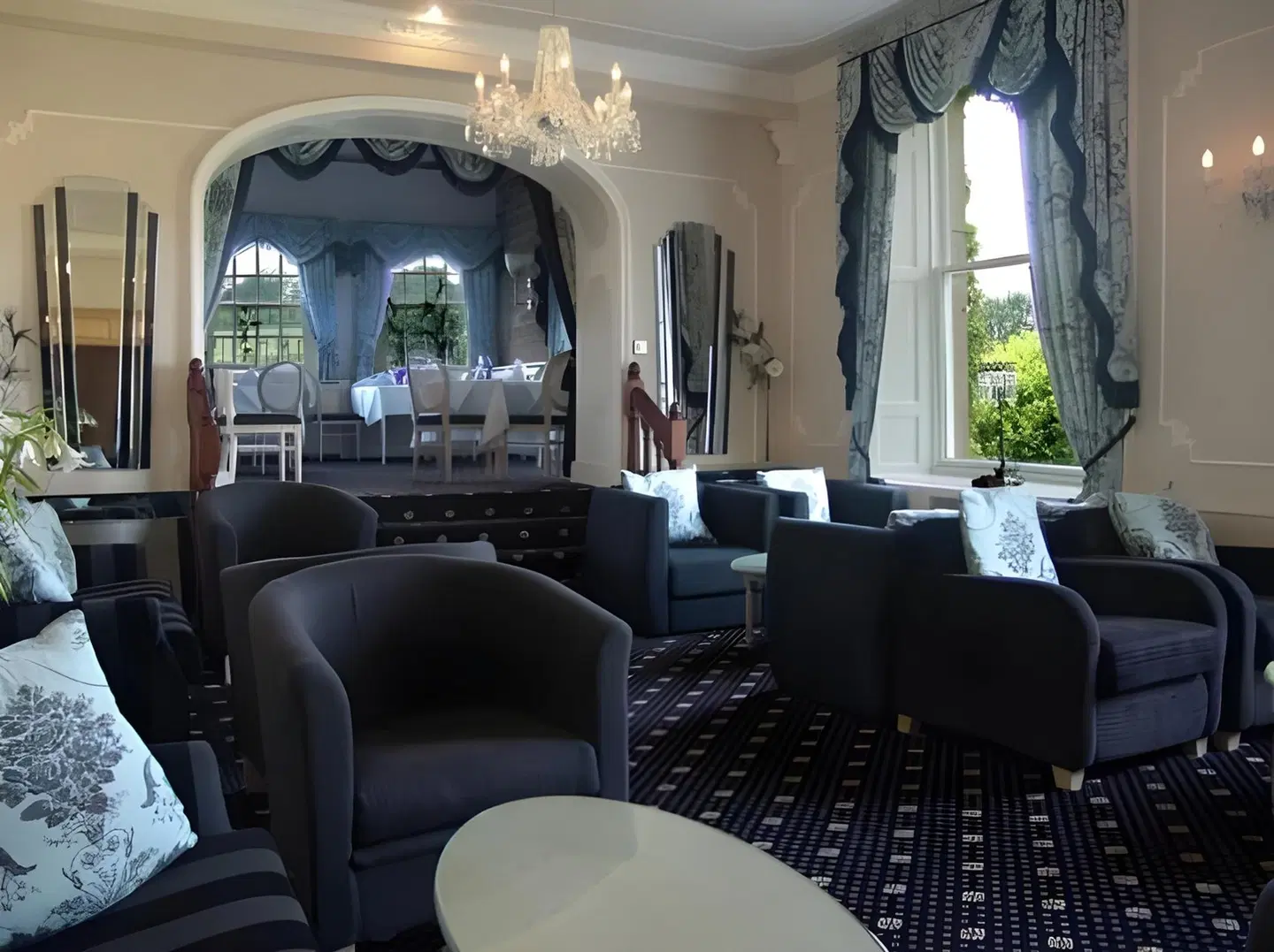Waterton Park Hotel Bar