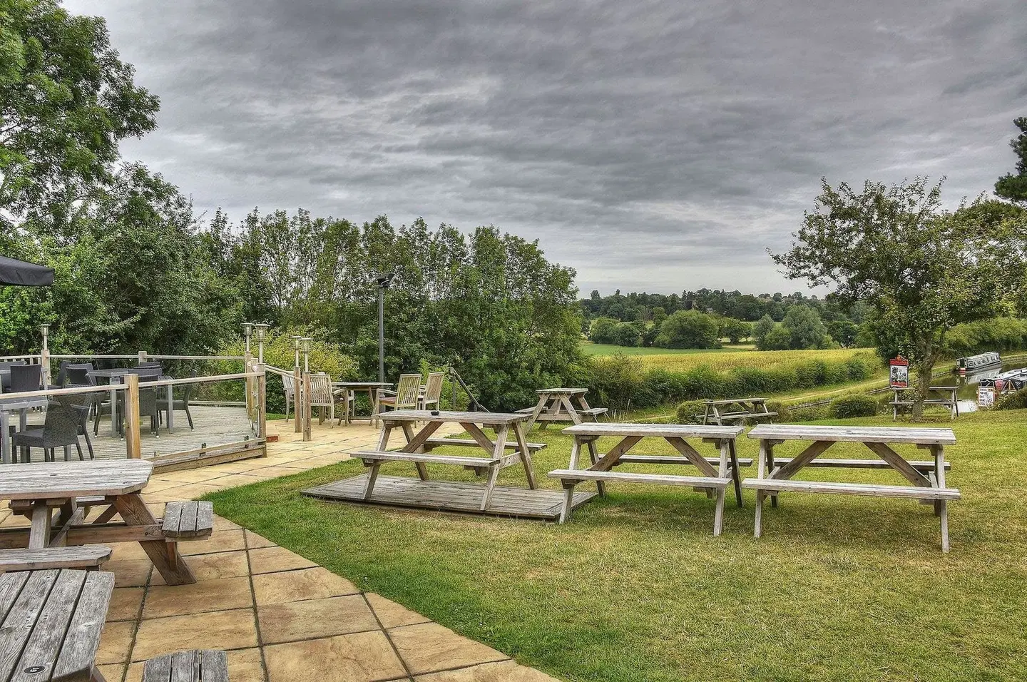 The Narrow Boat SPORTS_AND_LEISURE