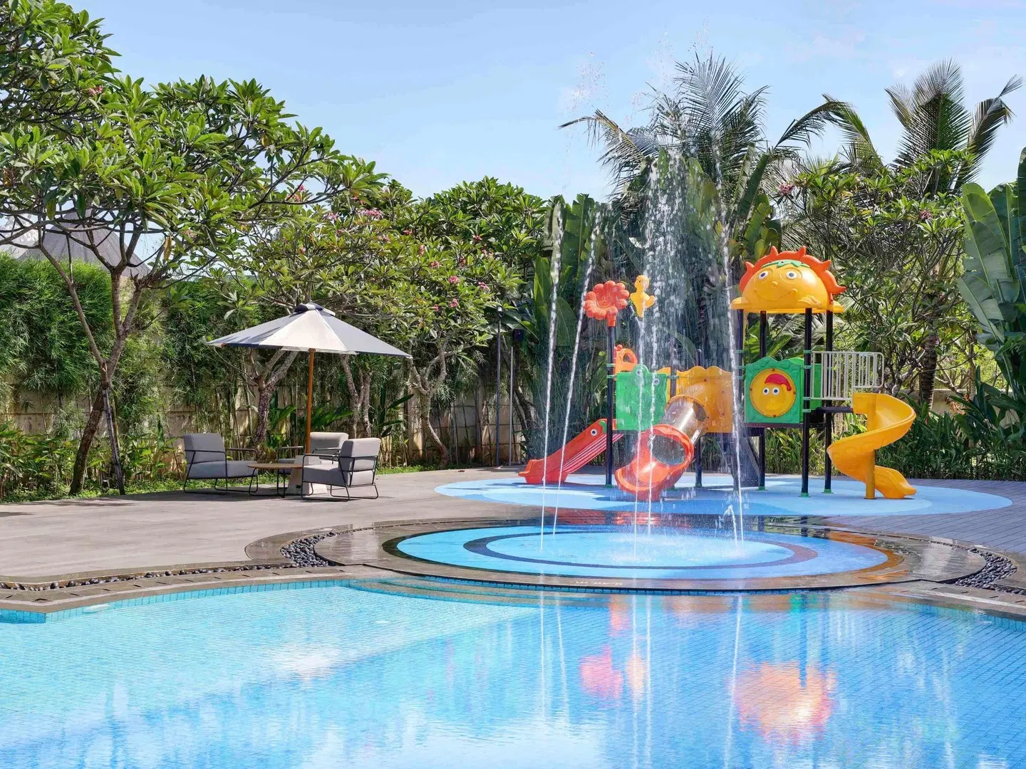 Grand Mercure Bali Seminyak OUTDOOR_POOL