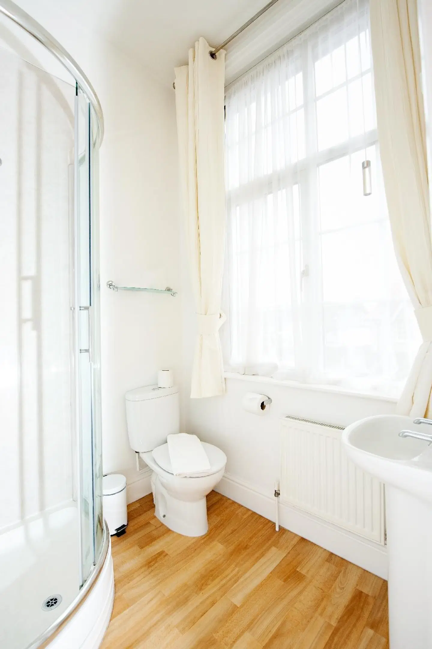 St Raphael Guest House Badezimmer