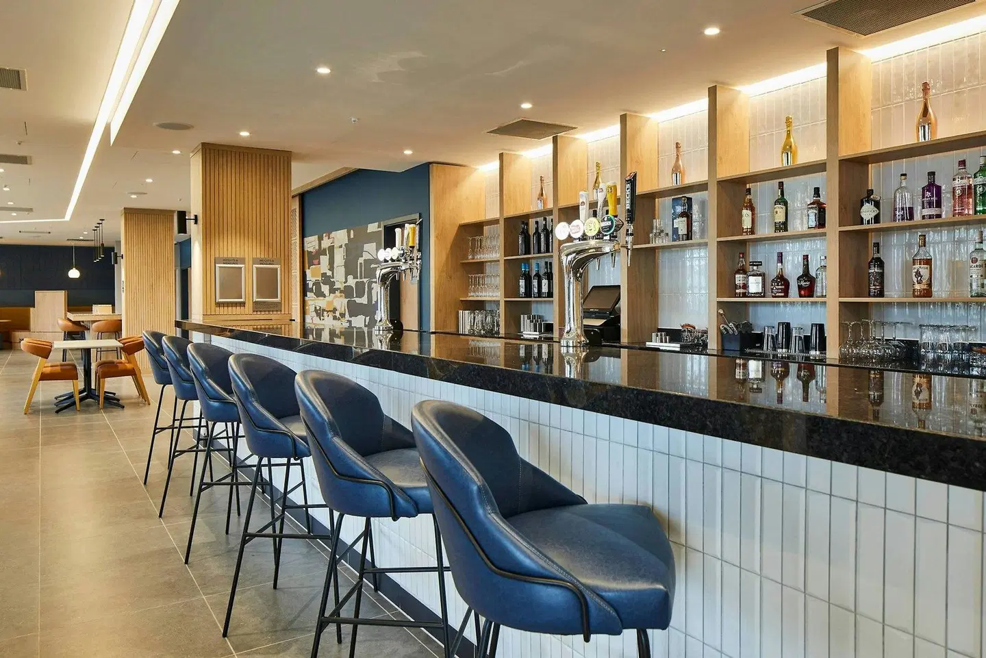 Courtyard by Marriott Keele Staffordshire Bar