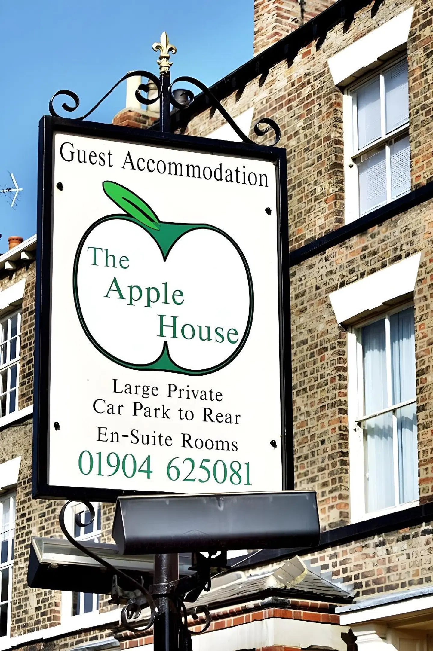 The Apple House EXTERIOR