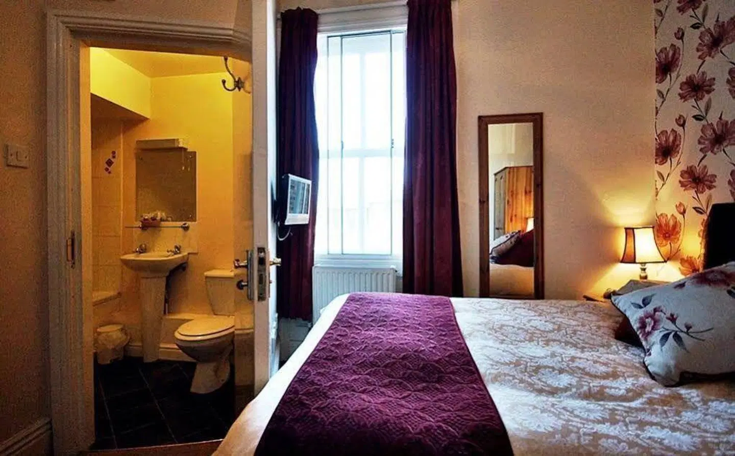 The Apple House ROOM_EXAMPLE