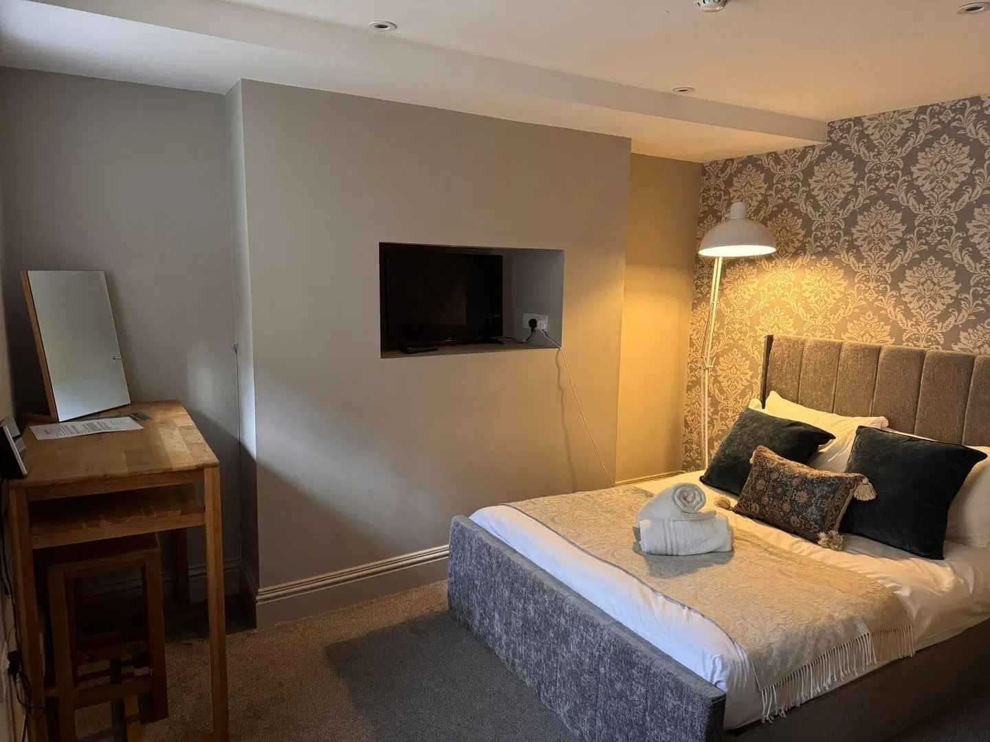 Regency House ROOM_EXAMPLE