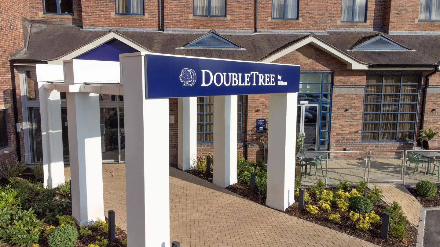 DoubleTree by Hilton Stoke on Trent EXTERIOR