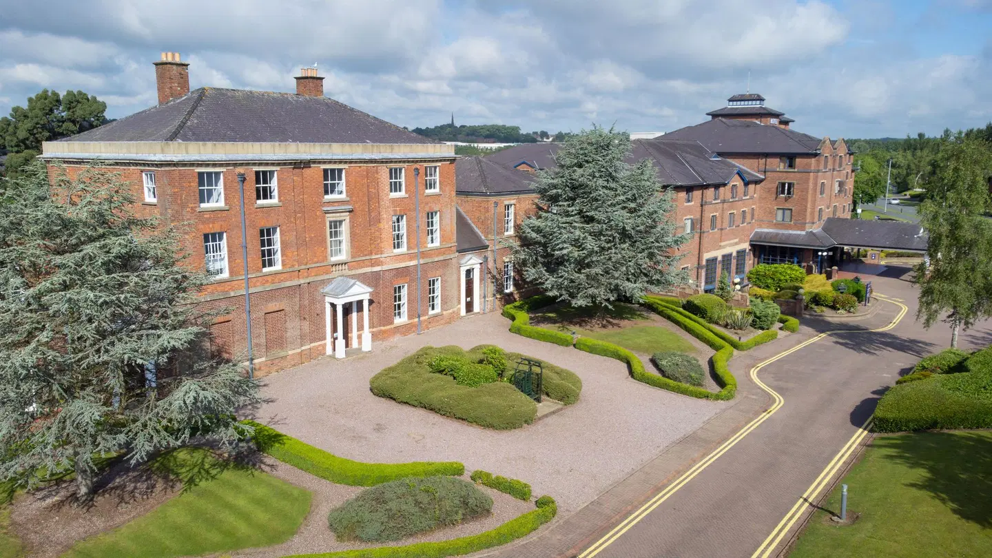 DoubleTree by Hilton Stoke on Trent EXTERIOR