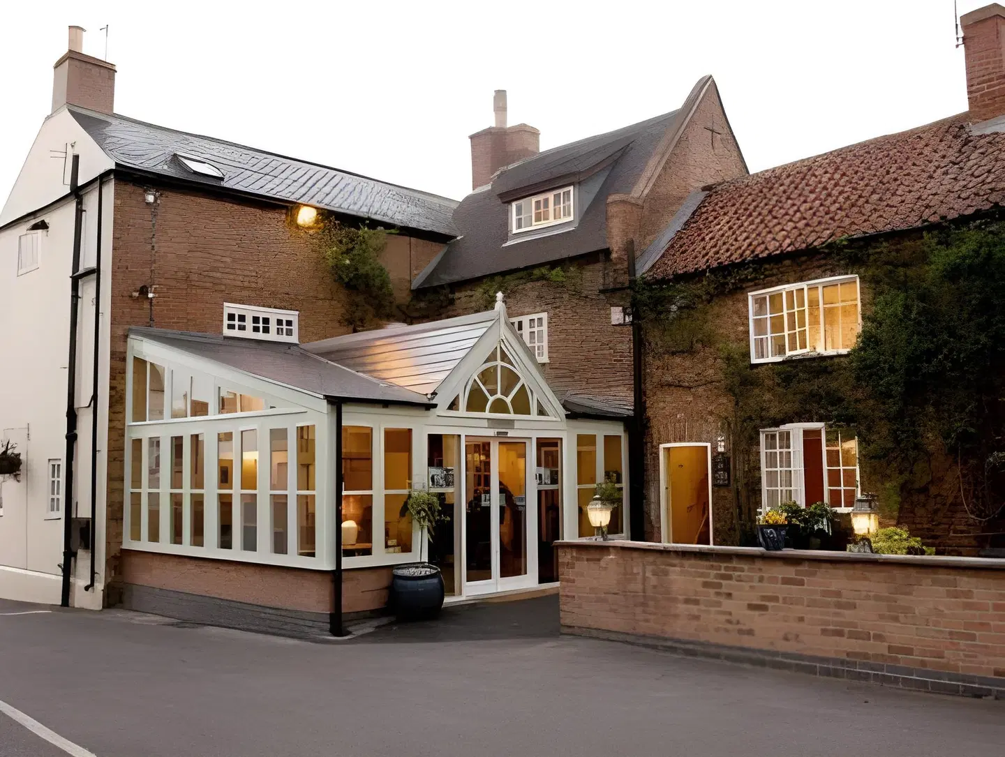 The Country Cottage Hotel EXTERIOR